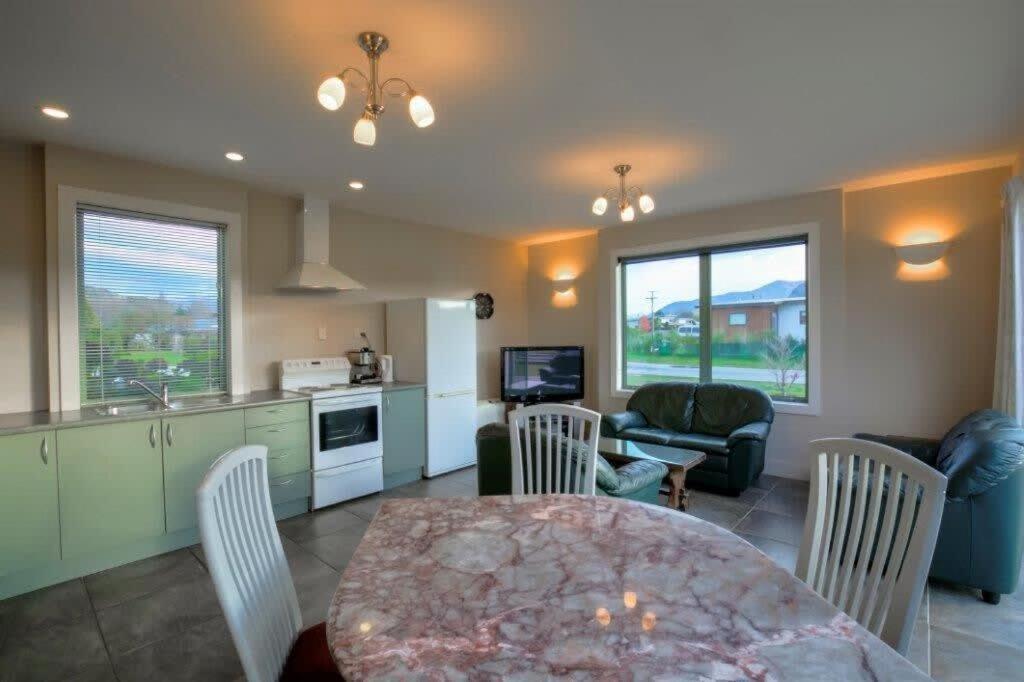 Apartamento Cosy On Kingston Albert Town Exterior foto